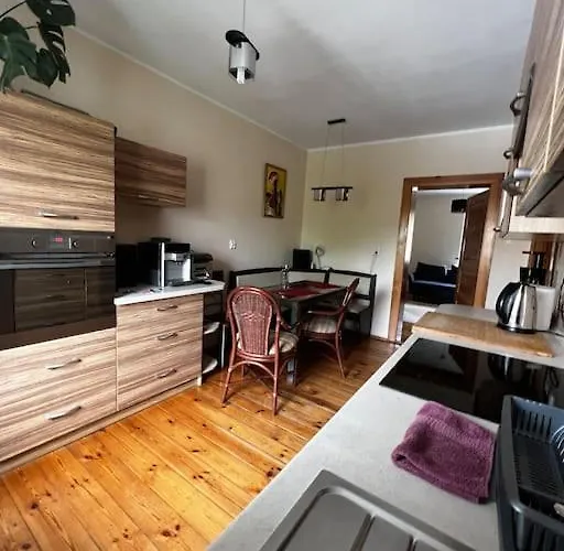 Jelenizen شقة يلينيا غورا